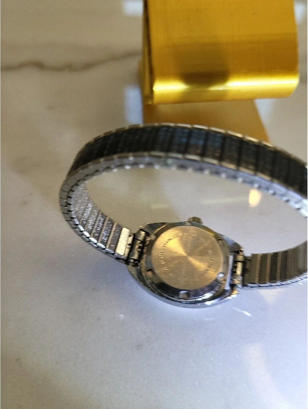 Vtg WestClox 17 Jewels windup Womens Watch UFO 1970s Working Stretch Beauty